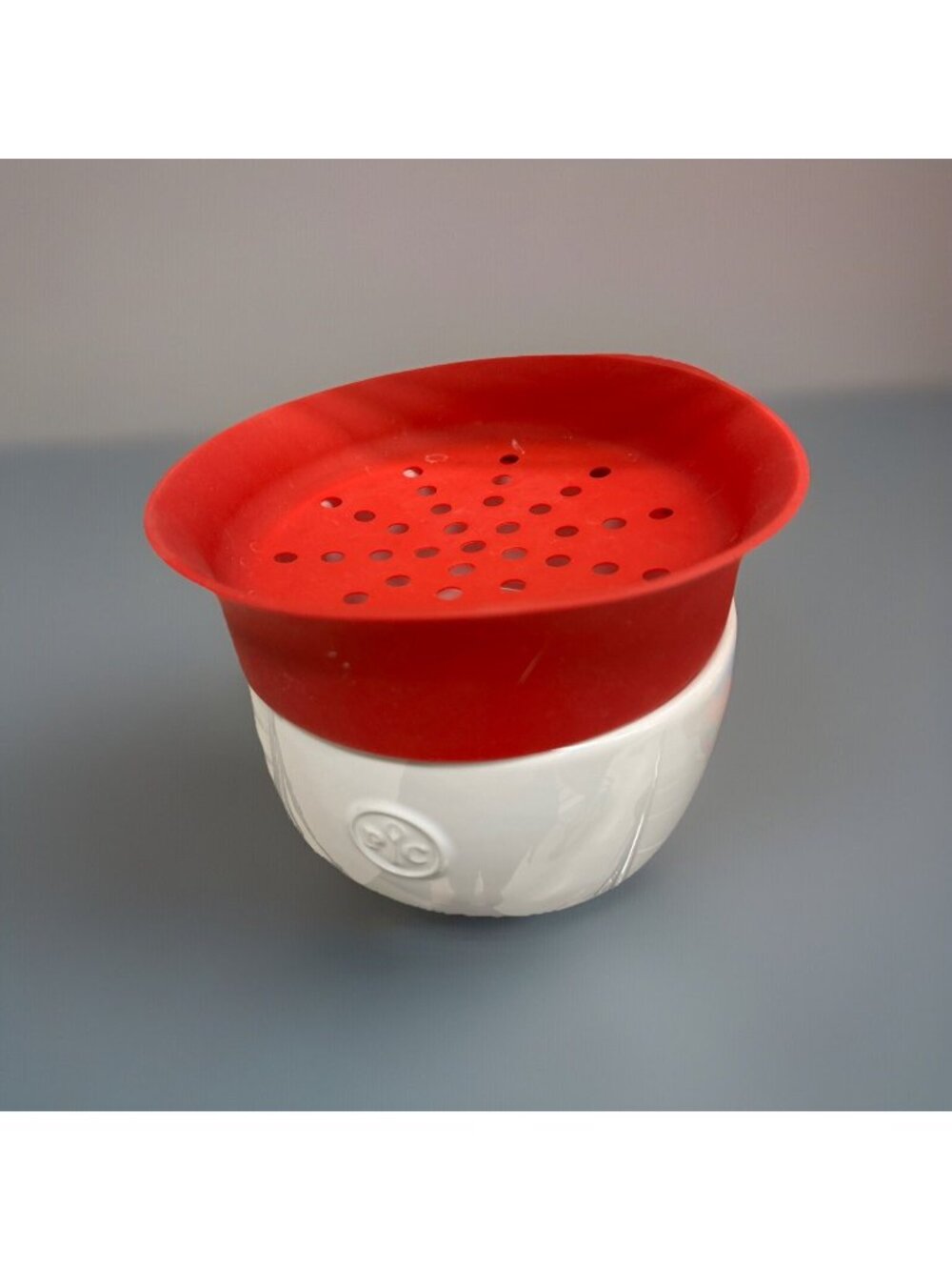 Pampered Chef Microwave Pasta Cooker Red Silicone Lid White Ceramic Bowl #2633